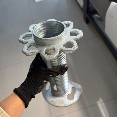 صامولة سقالات مخصصة من الحديد المطيل مصممة بدقة لهياكل سقالات مستقرة